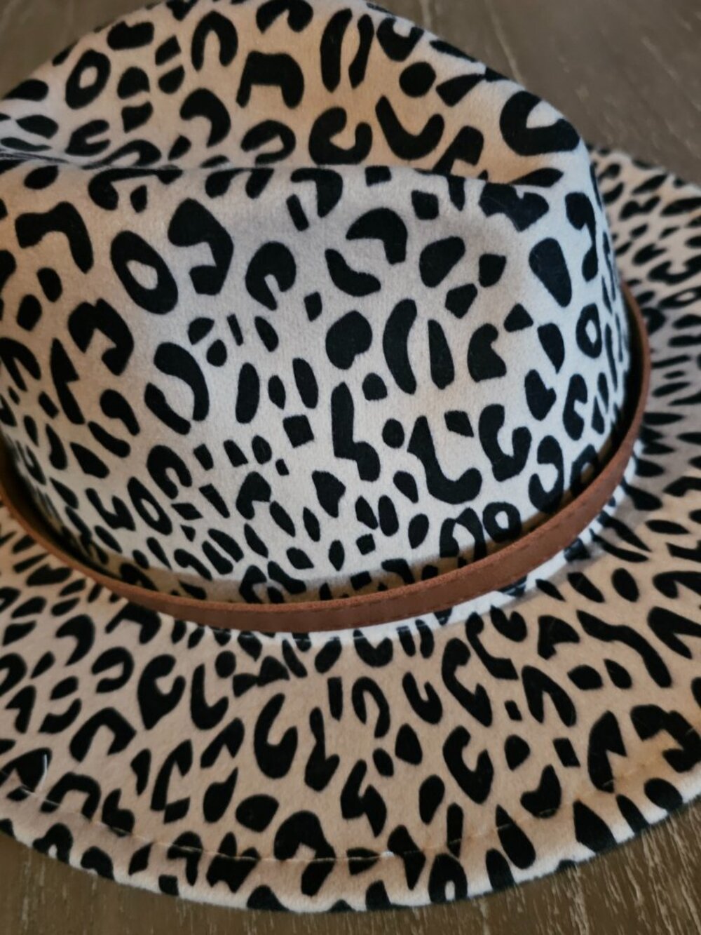 Leopard hat - Picture 4 of 5